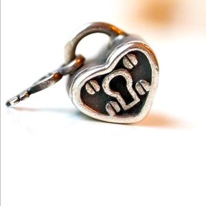 Chamilia Heart & Key silver bead